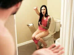 Slaapkamer, Grote kont, Pijpbeurt, Bruinharig, Natuurlijke tieten, Tiener, Tieten likken, Speelgoed