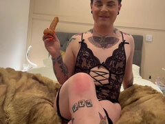 Leie, In den arsch, Britisch, Dildo, Lingerie, Masturbation, Solo, Tätowierung