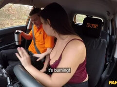 69:an, Brunett, Bil, Knubbig, Slick, Naturliga tuttar, Fitta, Lärare