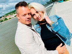 Stor røv, Stor pik, Blondine, Pik sutte, Hundestilling, Kort hår, Strømper, Teenager