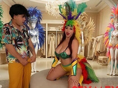 Sideways pose interracial fuck with a curvy brunette Kari Cachonda