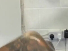 Femdom, Rukavice, Latex, Milenka, Krátké vlasy, Sólo, Strapon, Tetování