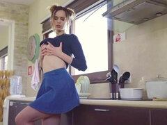 Μεγάλα βυζιά, Μαλακία με το δάχτυλο για γυναίκες, Κουζίνα, Αυνανισμός, Κοκκαλιάρης, Μόνος, Απογύμνωση, Έφηβος