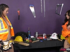 Veľké kozy, Brunetka, Puma, Dildo, Lesbické, Milf  mčbp, Vyholené, Hračky