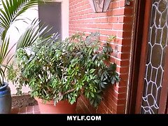 Mylf - milf sapphic (Aaliyah Love) tempts a woman (Scarlett Sage)