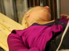 Blondin, Påklädda, Dominans, Kvinna, Spanking, Stockings, Trekant, Vibrator