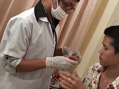 Asian amateur doctor bareback fucks a young Asian boy in the ass