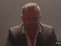 Stora tuttar, Blondin, Avsugning, Långt ner i halsen, Doggystyle, Ansiktsbehandling, Slick, Rider