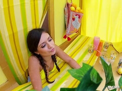 Little sunshine Jynx Maze petted selling lemonade