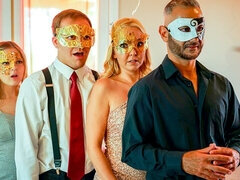 Большая жопа, Большой член, Большие сиськи, Минет, Собачьи, Милф, Оргии