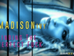 Rumpa, Stora tuttar, Klänning, Glasögon, Piercing, Fitta, Stockings, String