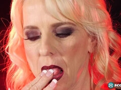 Veľké kozy, Blondína, Masturbácia, Dospelé, Milf  mčbp, Sólo