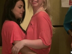 큰 엉덩이, 오랄섹스, 흑갈색 머리, 그룹, 하드코어, 자연의 가슴, 보지, 매춘부