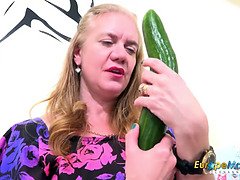 Blonde, Plantureuse, Femme couguar, Masturbation, Mature, Mère que j'aimerais baiser, Maman, Belle mère