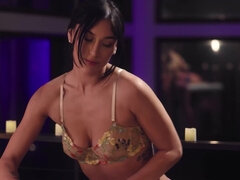 Brunetka, Fetysz, Lesbijka, Lizanie, Masaż, Pornstars, Cipka