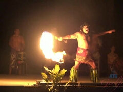 Peitos grandes, Boquete, Namorada, Peludoa, Pontos de vista, Mamilos inchados, Xoxota, Tatuagem