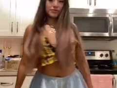 Latina Displaying Boobs and Dirty Dancing on Periscop
