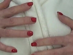 Cougar, Moden, Milf, Naturlige bryster, Hengepupper, Softcore, Alene, Pupper