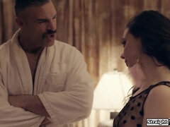 Brunett, Långt ner i halsen, Hårig, Handjobb, Onani, Liten och nätt, Grov, Tuttar