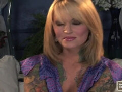 Stora tuttar, Blondin, Cougar, Kvinna, Hd, Naturlig, Tatuering, Tuttar