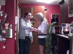 Θηλυκό θηλυκό αρσενικό, Γλείψιμο, Δαντέλα, Ώριμη, Φυσικά βυζιά, Μουνί, Ξελογιασμένος, Τρίο