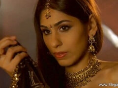 Arab, Ázsiai, Masszázs, Érett koros, Érett feleség, Orgazmus, Gyengéd kefélés, Begyek