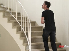 Duży tyłek, Brunetka, Para, Sperma, Bielizna, Mamuśka, Cipka, Jazda konna