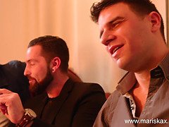 Analno, Velik kurac, Fafanje, Fetiš, Gangbang, Medrasni seks, Kričal, Obrito