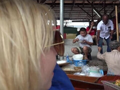 Fidanzata, All'aperto, Piccola, Punto di vista pov, Figa, Rasata, Strippaggio, Tette