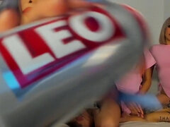 Amatør, Asiat, Lille kvinde, Fisse, Mager, Tatovering, Thai, Trekant