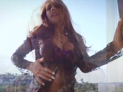 Gros seins, Sucer une bite, Brunette brune, Faciale, Lingerie, Russe