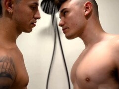 Des Irez and Sea Castillo enjoy steamy bathtub session that turns into hardcore action