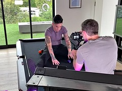 Baben, Stora tuttar, Lesbisk, Löskuk, Tatuering, Trekant, Leksaker