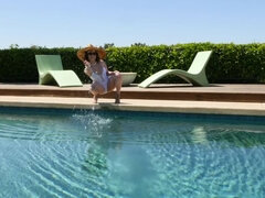 Gesztenyebarna, Szőrös, Latin lány, Maszti, Természetes mellek, Pirszing, Egyedül, Begyek