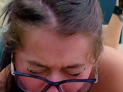 18 χρονον, Μεγάλος κώλος, Χύσιμο, Γυαλιά, Μαλακία, Τακούνια, Λατίνα, Έφηβος