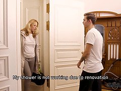 Salle de bains, Blonde, Sucer une bite, Femme couguar, Hd, Mature, Russe, Rasée