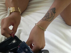 Rumpa, Avsugning, Doggystyle, Ansiktsbehandling, Naturliga tuttar, Tatuering, Tajt, Tuttar