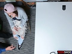 Zadní pokoj, Kuřba, Hardcore, Hd, Policie, Trest, Teenka, Uniforma