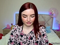 Hot redhead amateur babe on webcam