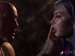 Gros seins, Sucer une bite, Gorge profonde, En levrette, Érotique, Doigter, Hard, Rasée