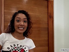 Madura, Ébano, Penetracion con dedos, Lamidas, Madres para coger, Mamá, Coño, Madrastra