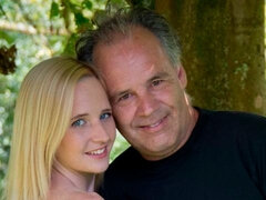 Røv, Pik sutte, Hundestilling, Håndjob, Kysse, Barberet, Stripning, Teenager