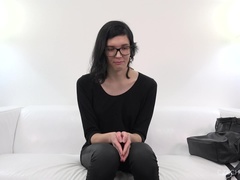 Musta, Tsekki, Silmälasit, Itsetyydytys, Transu, Ujo