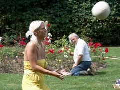 Μεγάλος κώλος, Ξανθιά, Πίπα, Θηλυκό θηλυκό αρσενικό, Φιλί, Τατουάζ, Έφηβος, Τρίο