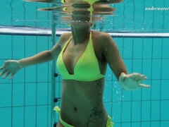 Frau, Pool, Öffentlich, Russisch, Solo, Titten, Unter wasser, Nass