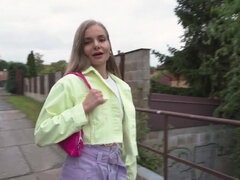 Blondína, Kuřba, Péro, Európskej, Vonku, Z pohľadu účastníka, Na verejnosti, Teenka