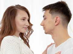 Grande cazzo, Pompino, Da dietro, Tette naturali, Capelli corti, Magra, Ragazza, Tette