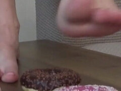 Amador amadora, Comida, Fetiche por pé, Solo chão