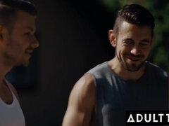 Anal, Klassisk, Sperm skott, Dobbel penetrering, Ansiktssperm, Orgasme, Trekant, Pupper