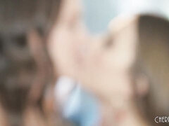 큰 엉덩이, 키스, 레즈비언, 대단히, 랑제리, 면도된, 스트리핑, 젖가슴